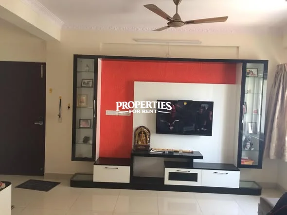 Budget Friendly Room With Attached Washroom In Fully Furnished 3.5 BHK 🏠