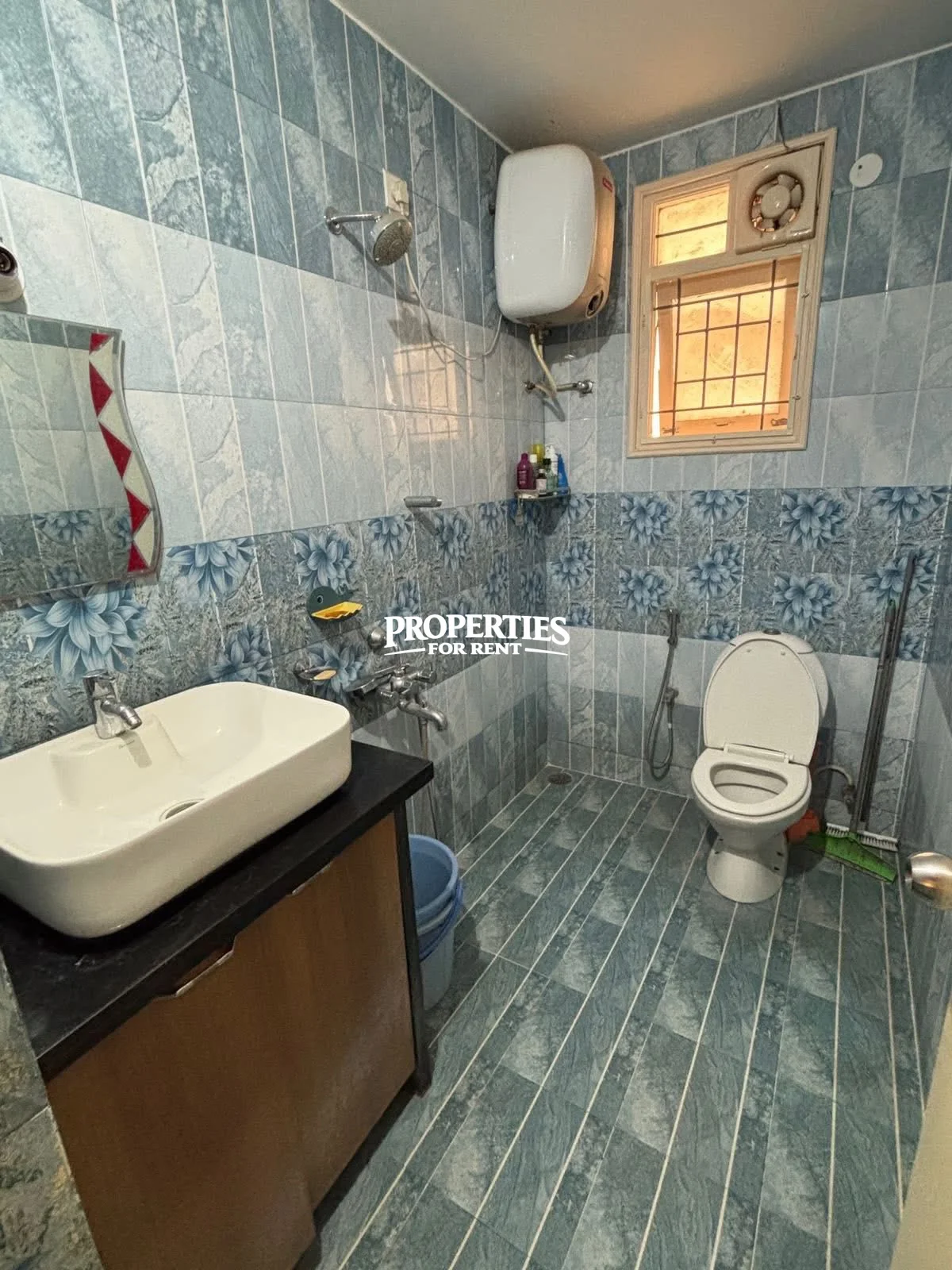 Fully furnished 3 BHK available for rent in Cox Town in a gated community